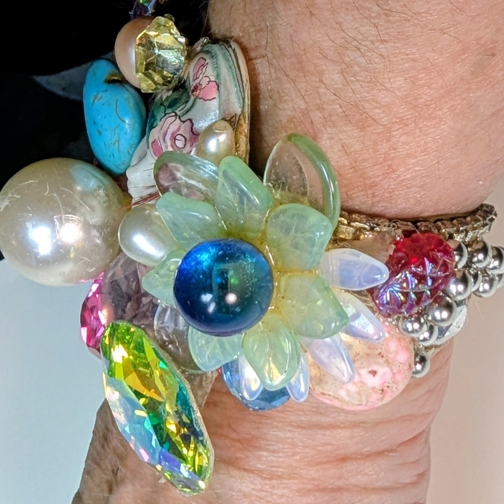 Wendy Gell one of a kind Wristy Adagio face Swarovski jewels leaves pearls - Picture 2 of 4